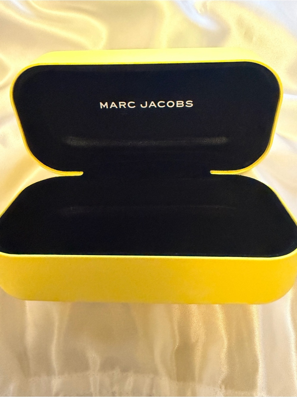 Marc Jacobs MARC 774/S Oversized Tortoise Sunglasses + Case - Picture 7 of 8